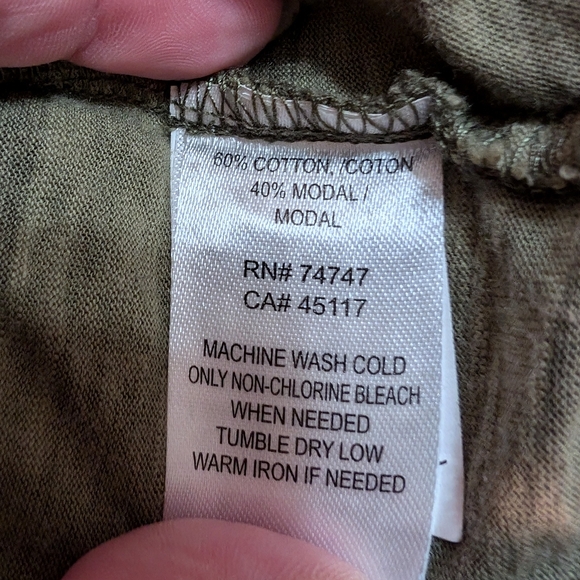 Natural Reflections Short Sleeve Camo Shirt with American Flag Pocket Size L - Picture 5 of 5